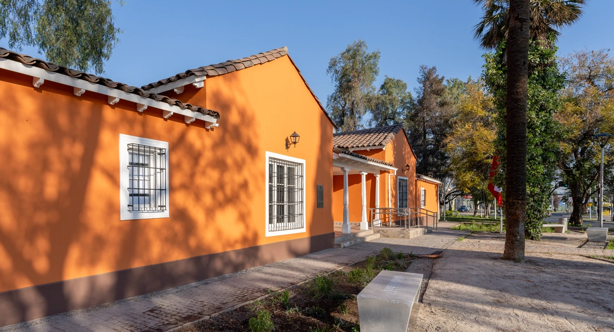 CENTRO CULTURAL CASONA NEMESIO ANTÚNEZ: LA REINA RESTAURÓ LA CASONA Y HOY BRILLA