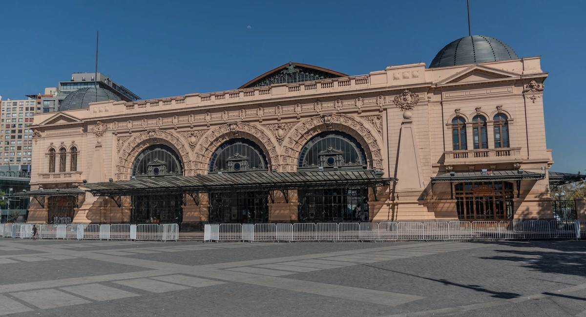 CENTRO CULTURAL ESTACIÓN MAPOCHO: UNA JOYA DE LA ARQUITECTURA NEOCLÁSICA