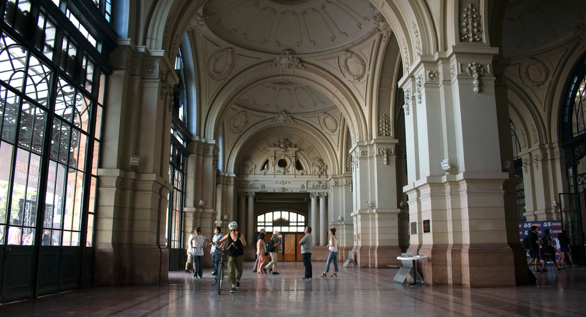 CENTRO CULTURAL ESTACIÓN MAPOCHO: UNA JOYA DE LA ARQUITECTURA NEOCLÁSICA