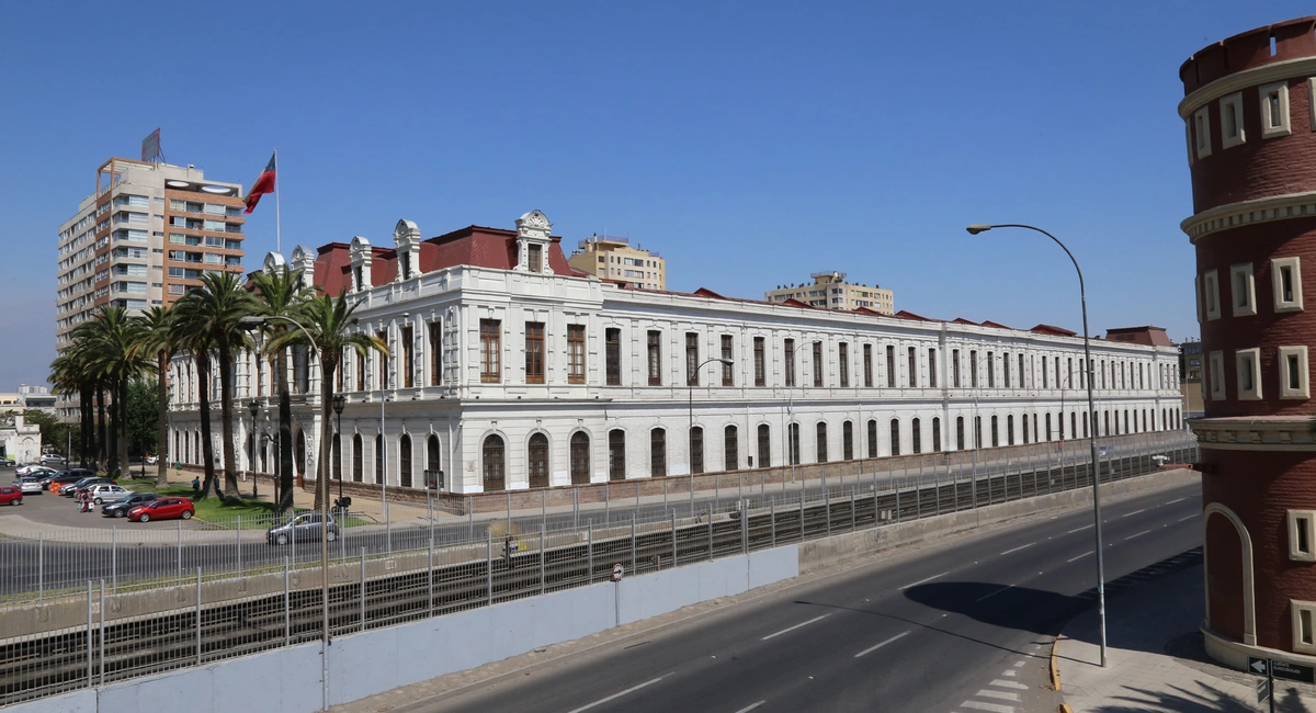 MUSEO HISTÓRICO Y MILITAR: LA CASA QUE ACOGE EL MONUMENTO AL GENERAL BAQUEDANO